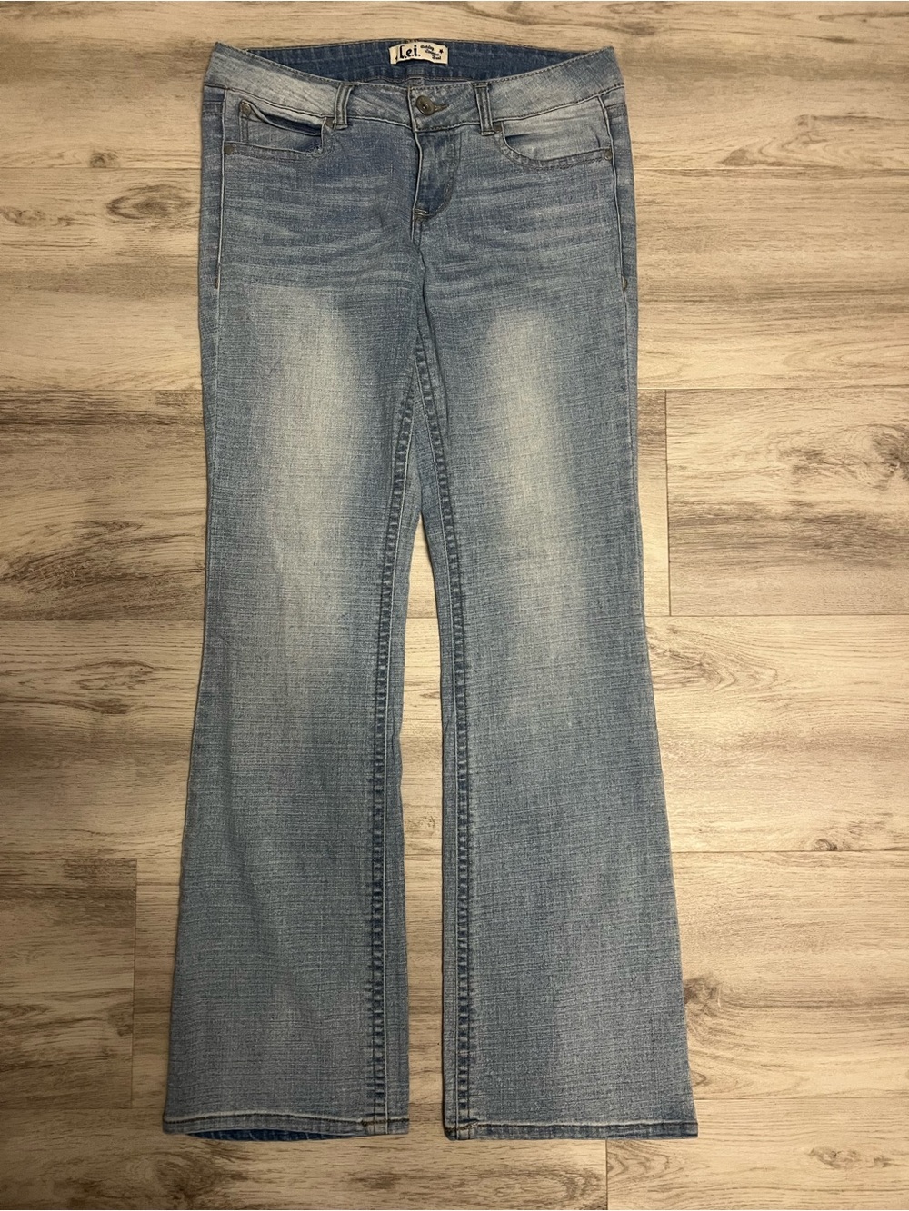Lei Women's Light Wash Flare Jeans